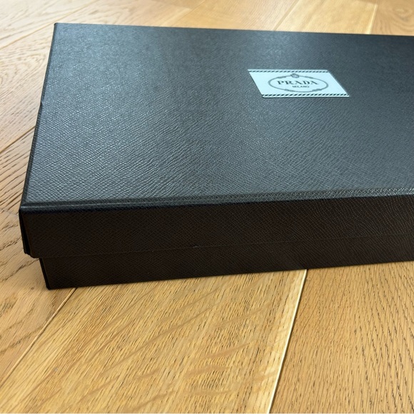 Prada Shirt / Sweater Box - Picture 3 of 10